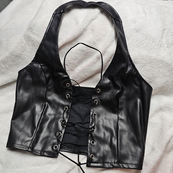 SweatyRocks XS Pleather Lace Up Corset Crop Top - Picture 1 of 4